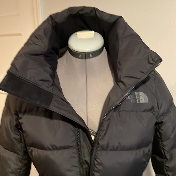 Long Black North Face Women’s Black Puffer Jacket W Metropolis TNF Black - Picture 13 of 14